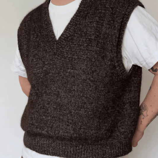 Strikkeopskrift – Christoffer Mygind Juul, Aksel V - neck Vest - GAIA - Strikkeopskrift